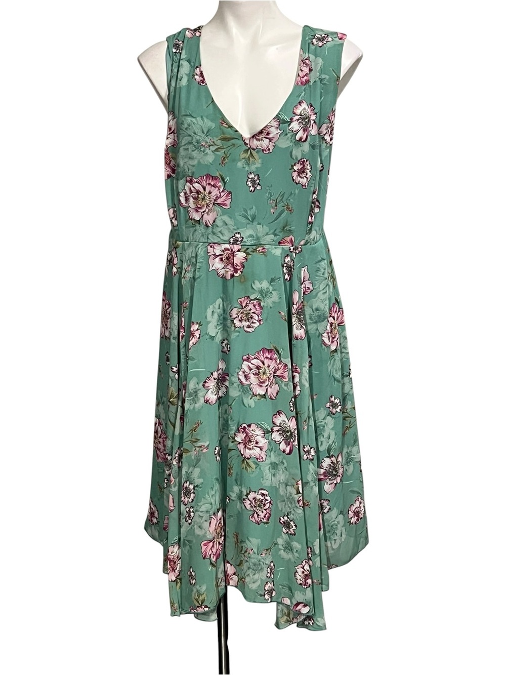 torrid dress sz 22 green Floral V-Neck Midi Dress Pink Blooms fall office plus - Picture 2 of 7